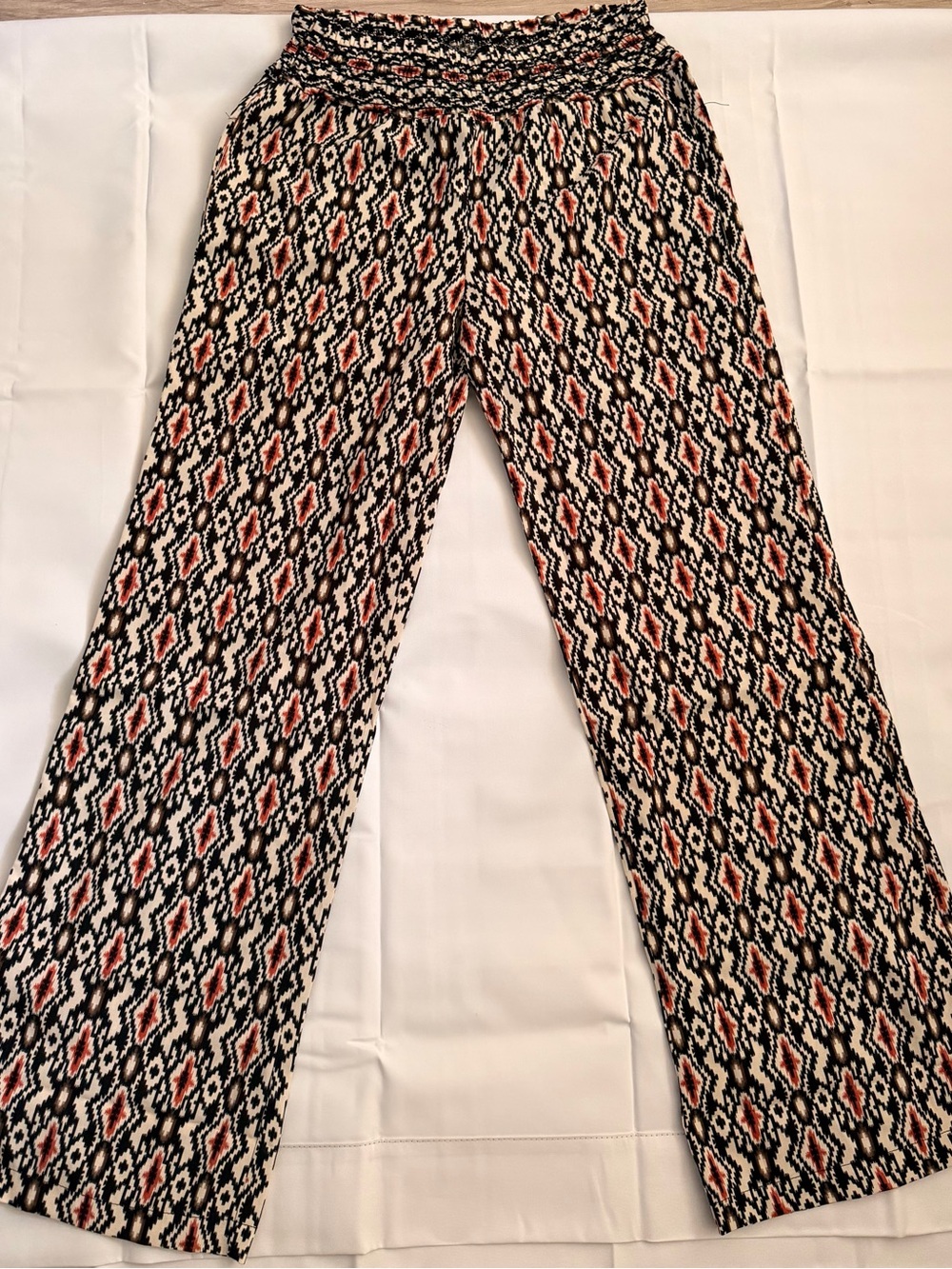Women's Straight Leg Printed Jeans - Black & Coral Pattern